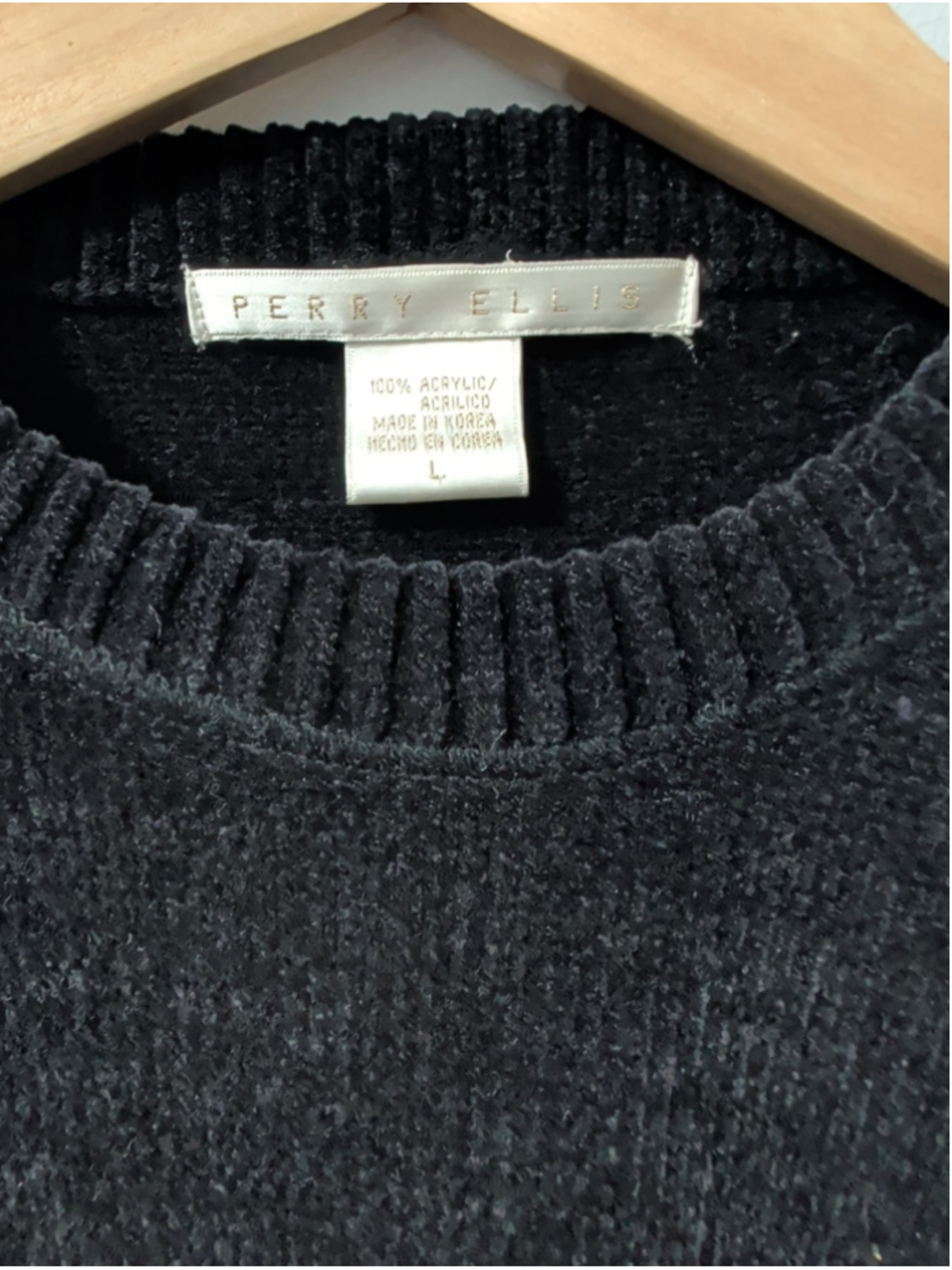 Perry Ellis Men's Soft Plush Velvet Feel Long Sleeve Black Pullover Sweater L - Picture 2 of 5